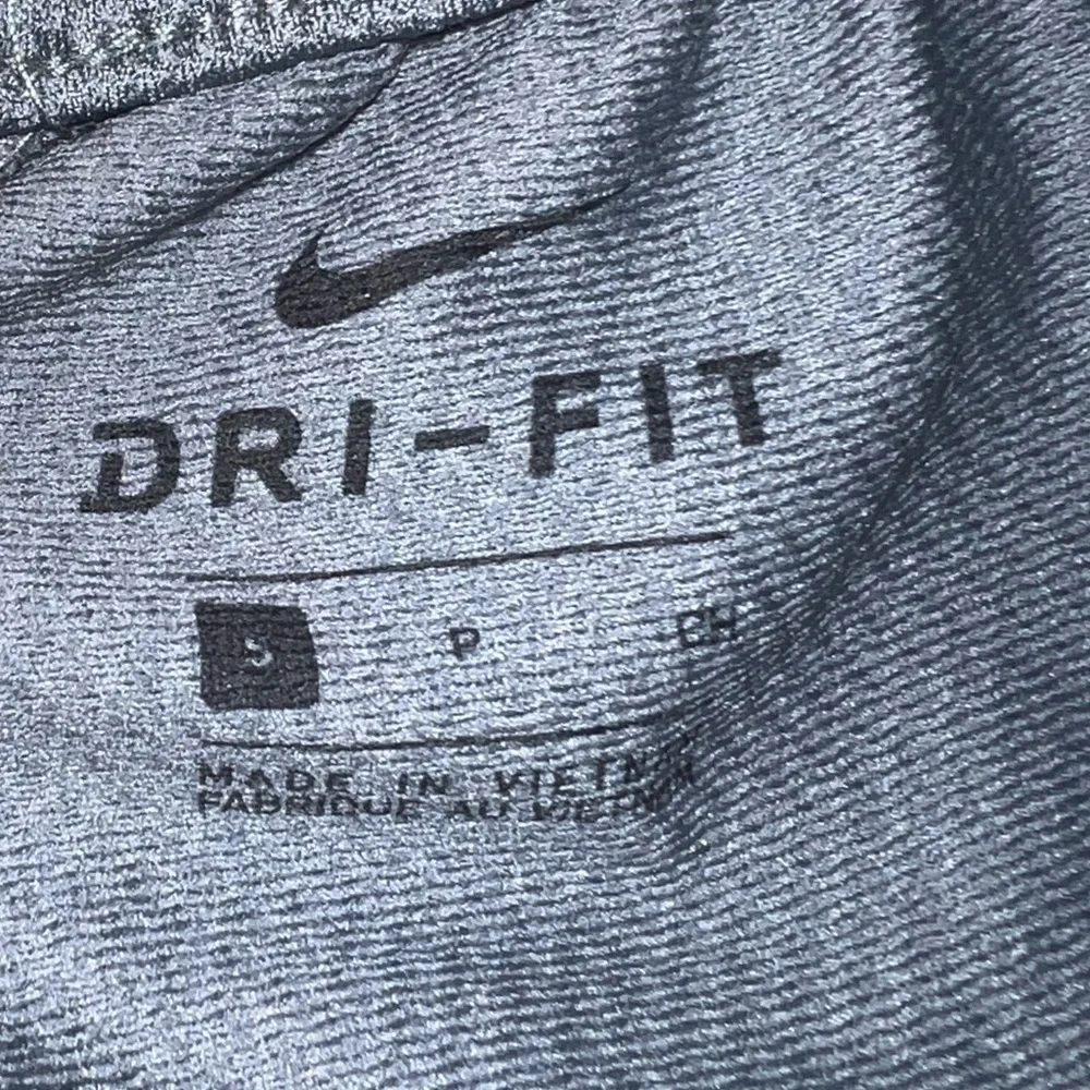 Nike- Grey shorts - Picture 4 of 4